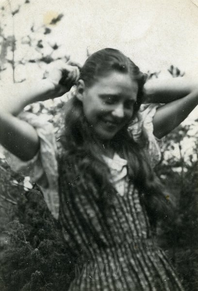 KKE 4931.jpg - Fot. Portret. Jadwiga Strumiłło, Miratycze, 1941 r.
